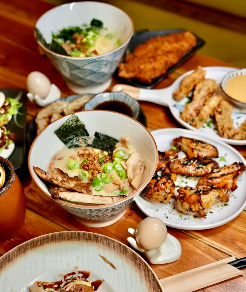 Restaurants Near The Paramount