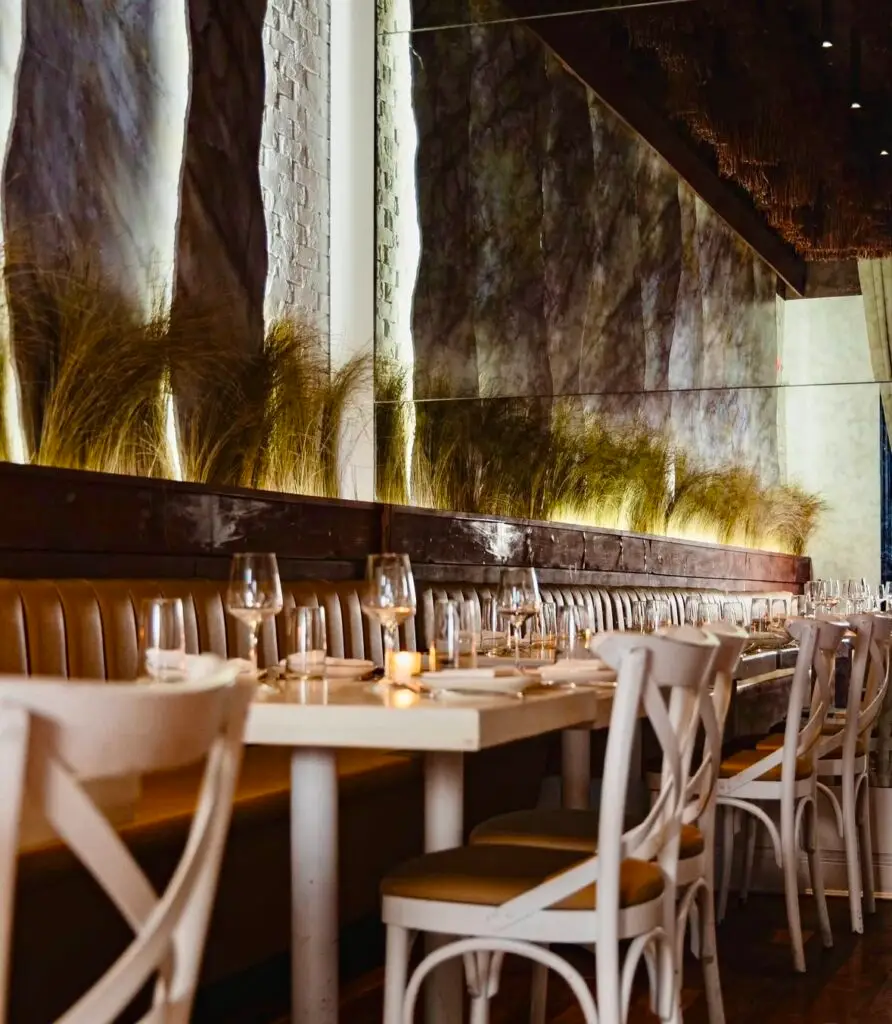 Restaurants Near The Paramount