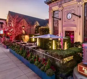 Outdoor Dining in Islip